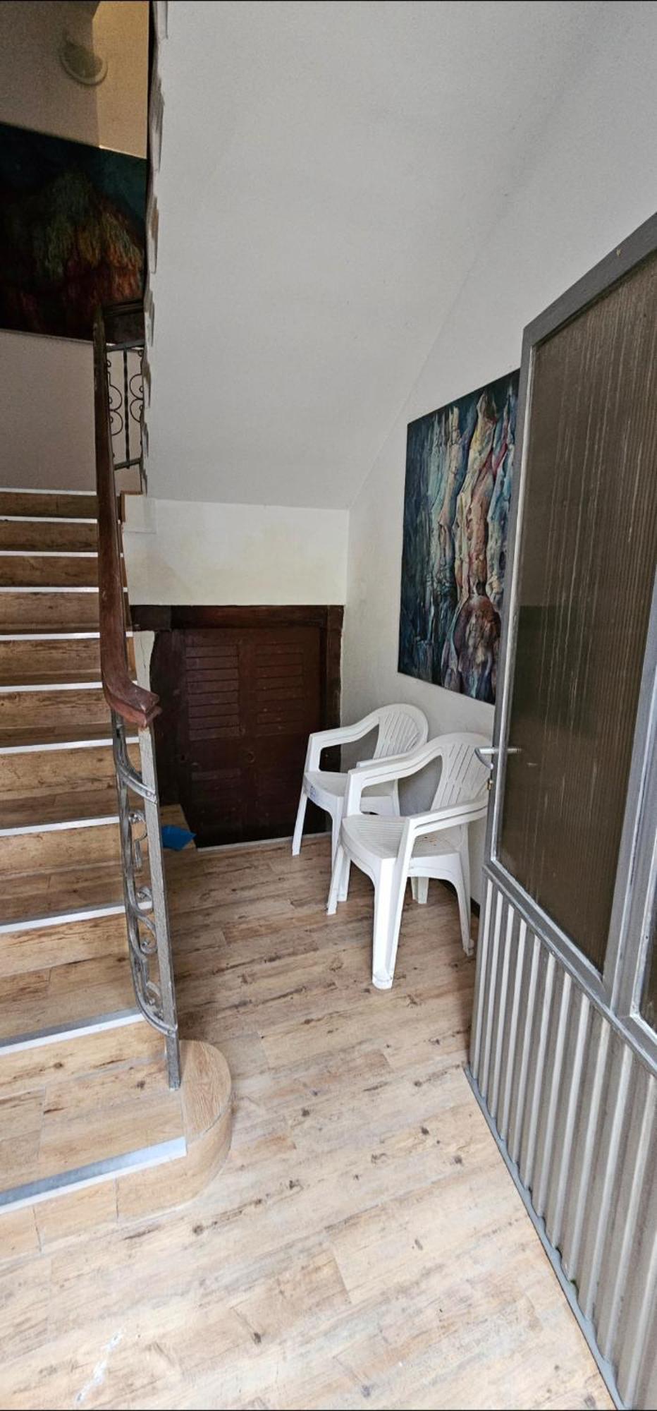 Artist Apartment *