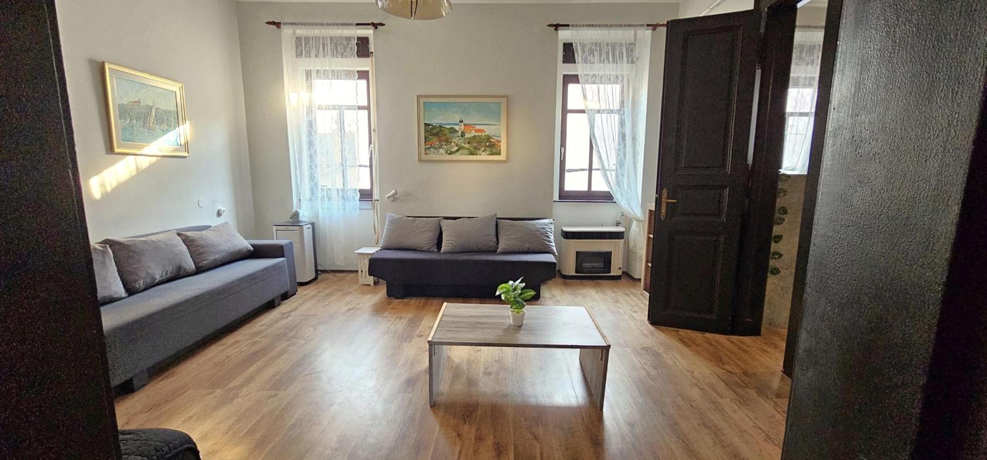 Apartment Artist
